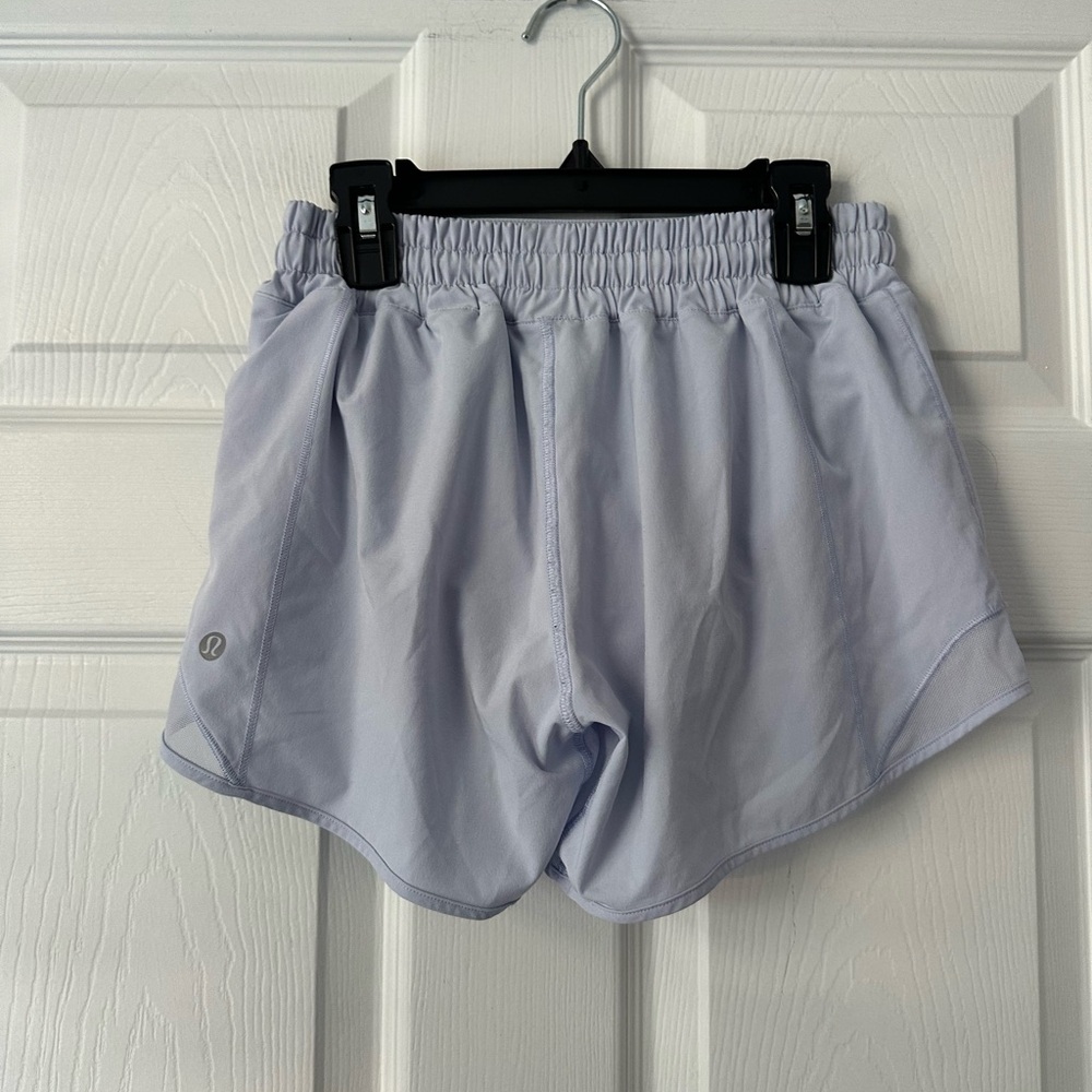 Lululemon Hotty Hot Short II *Long 4"
Silver Lilac. Size 4